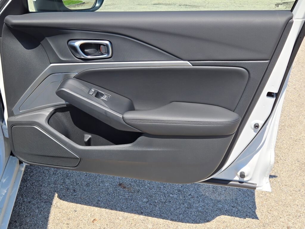 New 2025 Acura Integra Base image 9