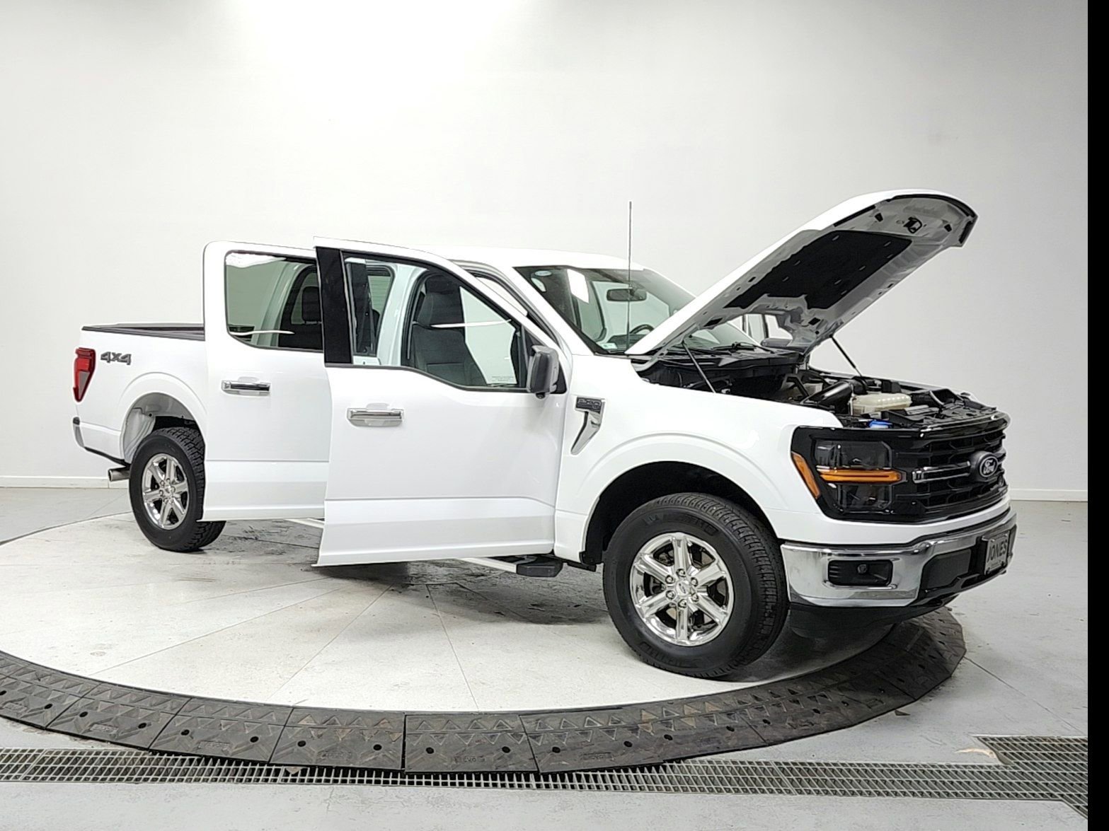 Used 2024 Ford F150 XLT w/ Mobile Office Package image 9