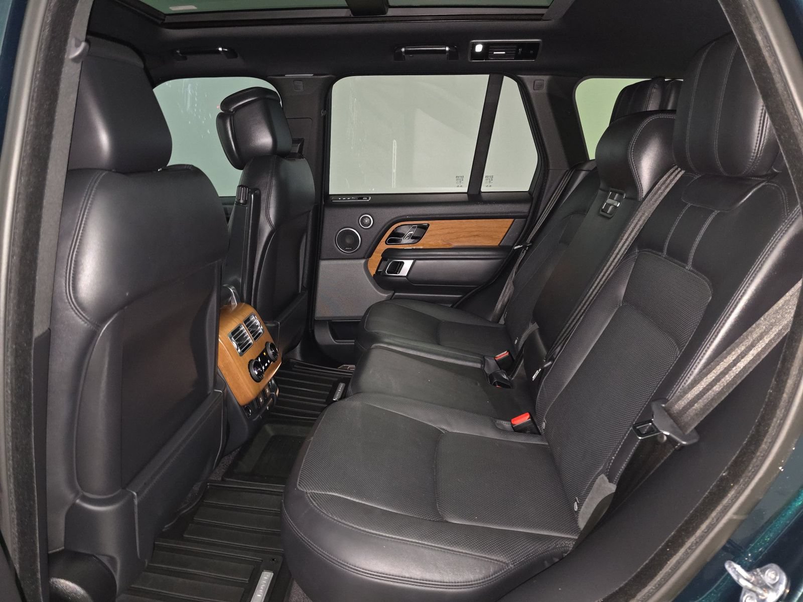 Used 2019 Land Rover Range Rover Supercharged AWD/4WD image 15