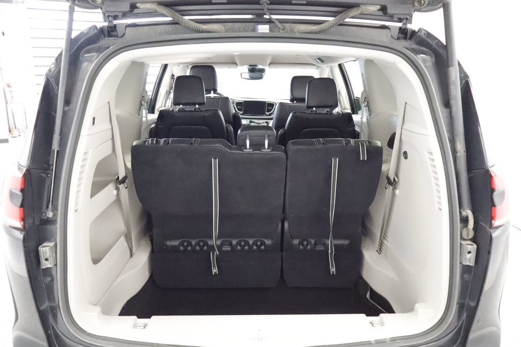 Certified 2023 Chrysler Pacifica Touring-L FWD image 15