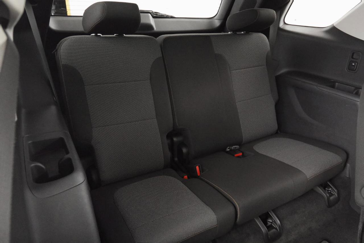 Used 2021 Chevrolet Traverse LT image 25