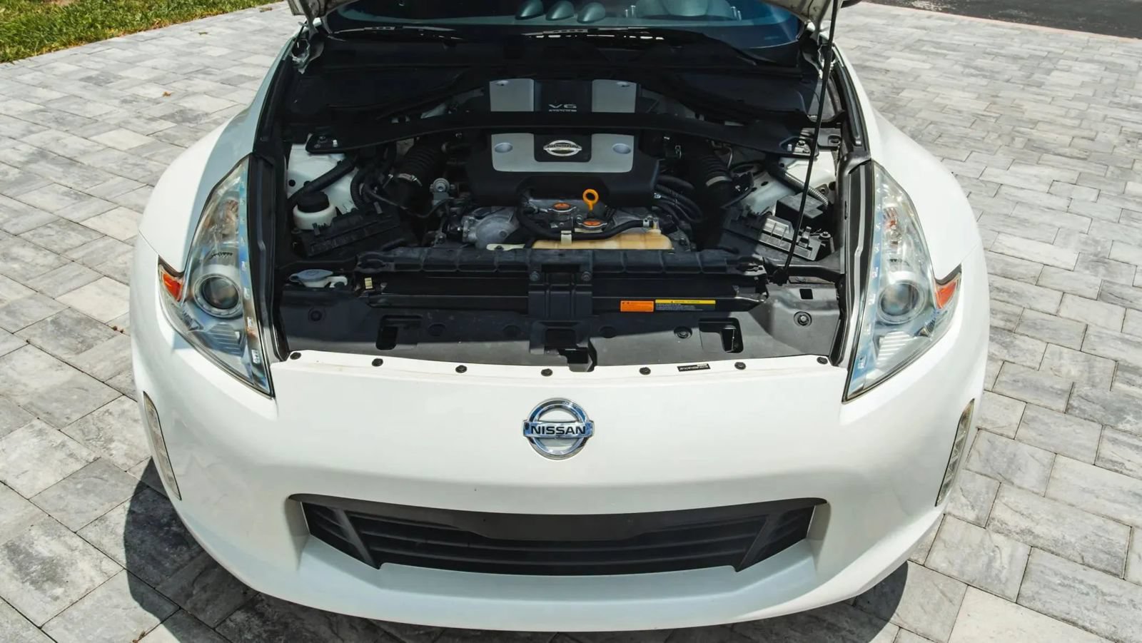Used 2013 Nissan 370Z Touring w/ Sport Pkg RWD image 23