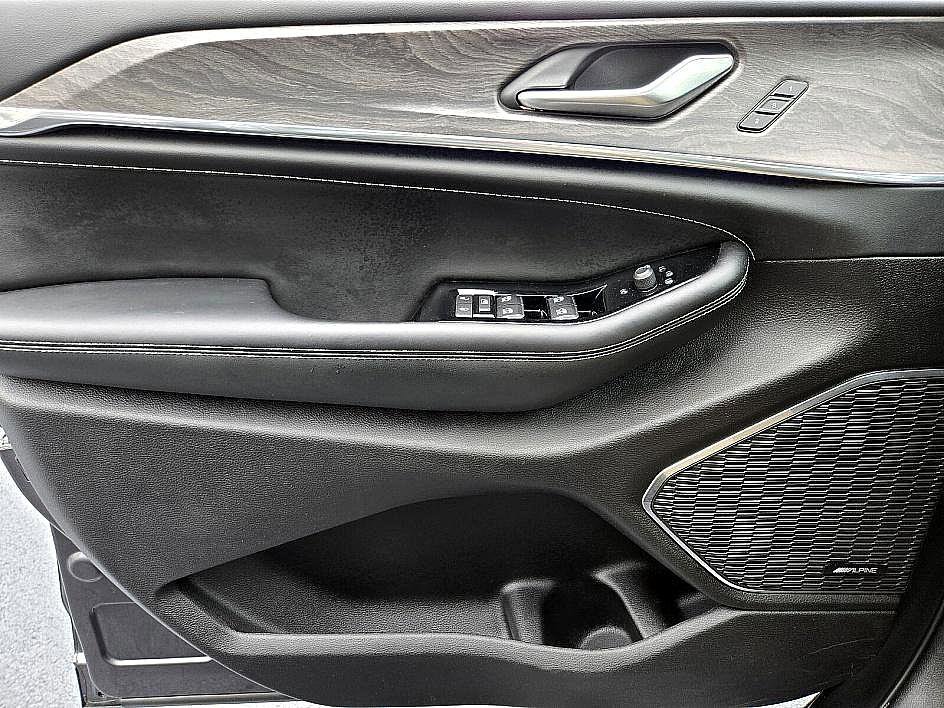 Used 2023 Jeep Grand Cherokee L Overland image 29