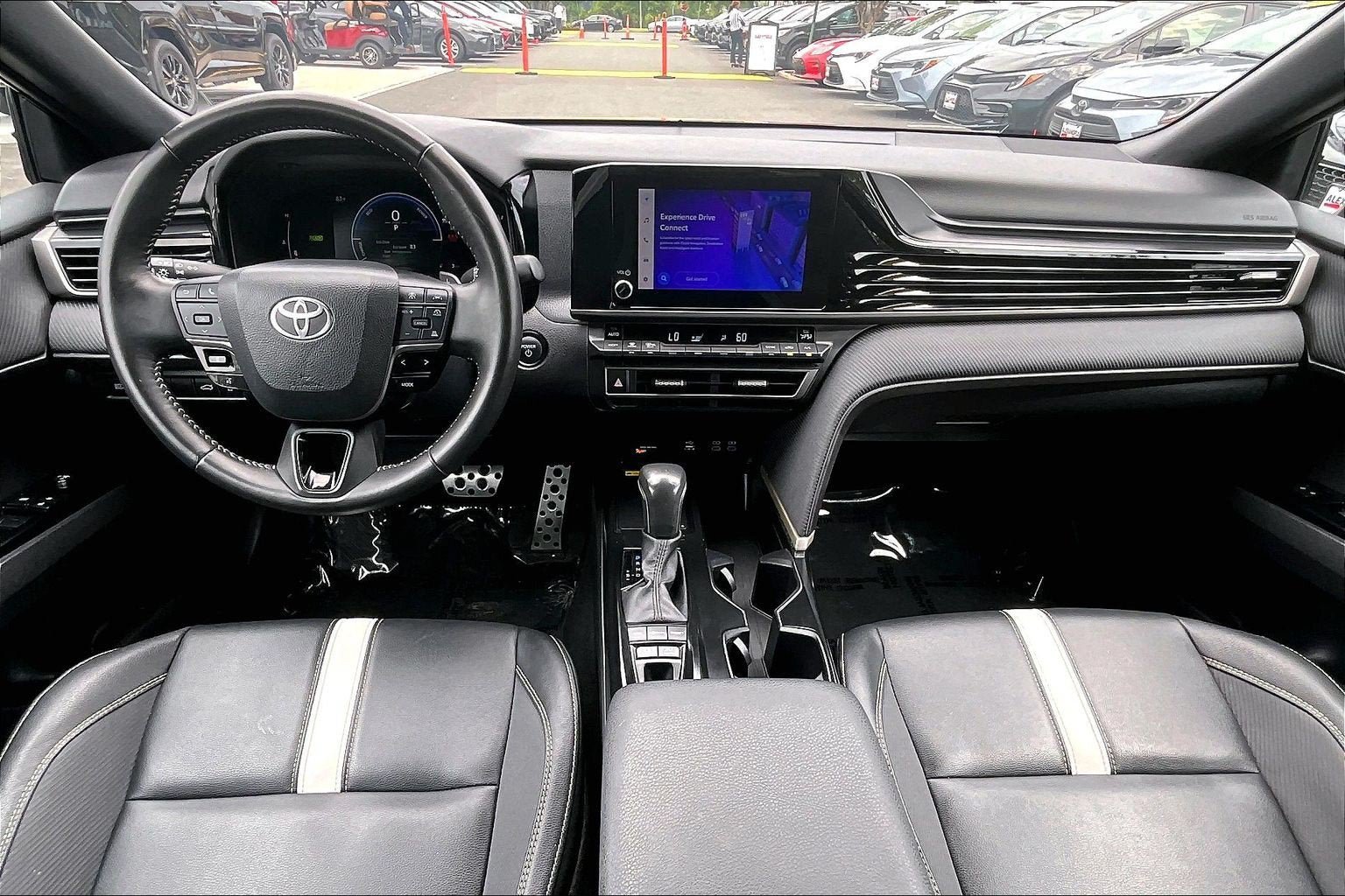 Used 2025 Toyota Camry SE FWD image 14