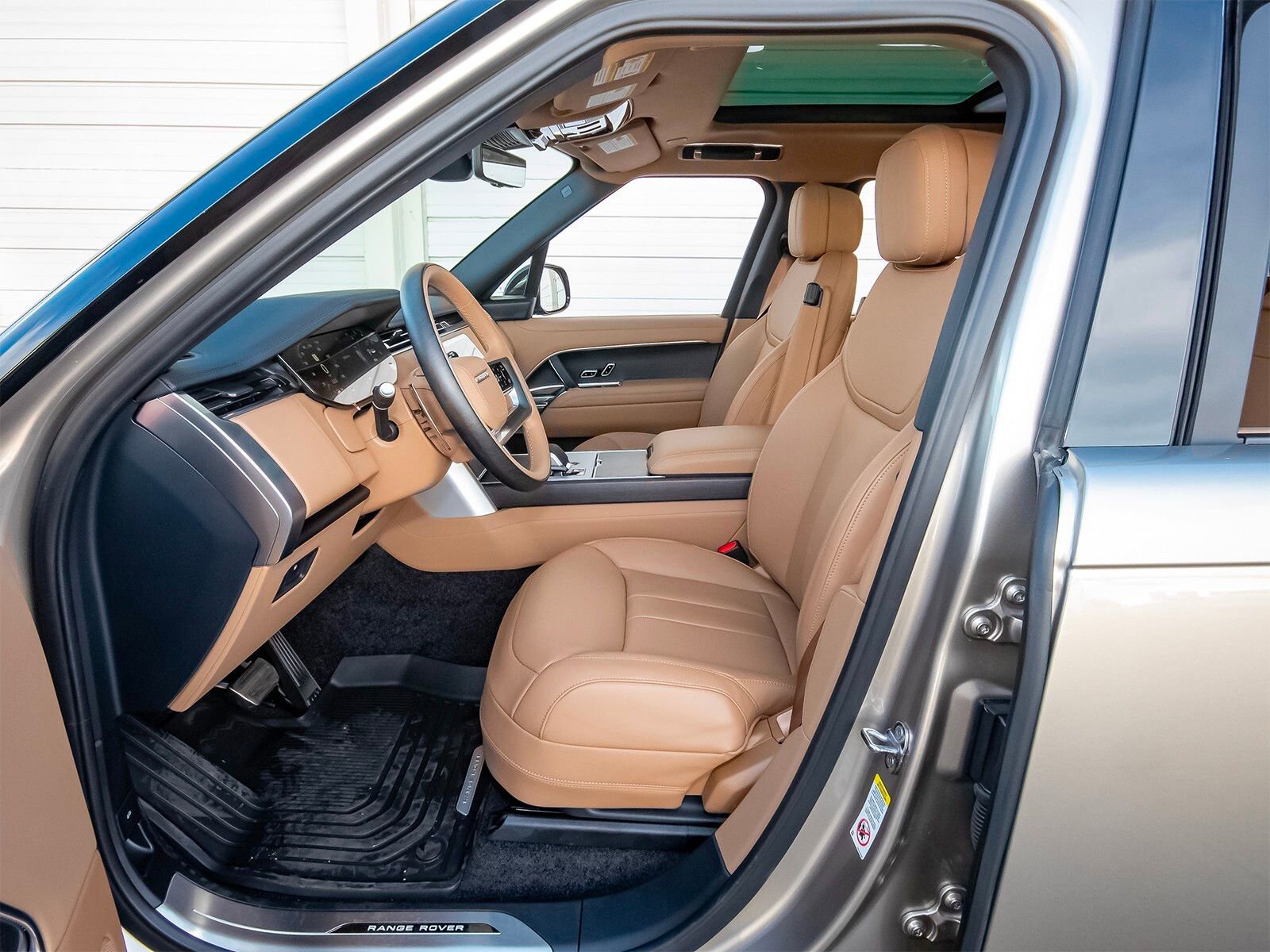 New 2025 Land Rover Range Rover SE image 34