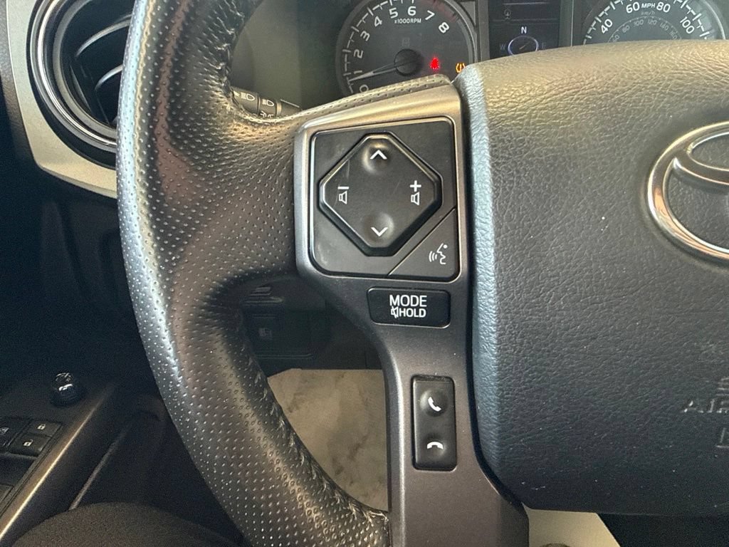 Used 2018 Toyota Tacoma TRD Off-Road AWD/4WD image 17