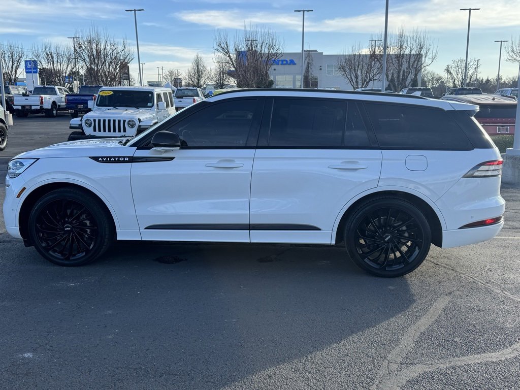 Used 2023 Lincoln Aviator Reserve w/ Equipment Group 201A image 8