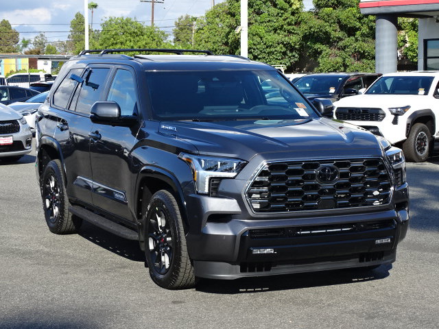 New 2026 Toyota Sequoia Platinum w/ TRD Off-Road Package AWD/4WD image 2