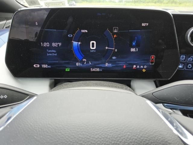 Used 2025 Chevrolet Equinox EV LT FWD image 3
