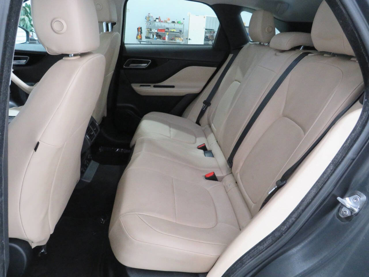 Used 2017 Jaguar F-PACE Premium image 14