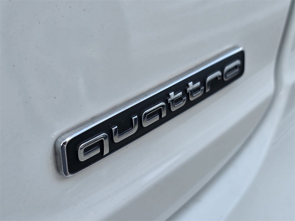 Used 2022 Audi Q8 Premium image 8