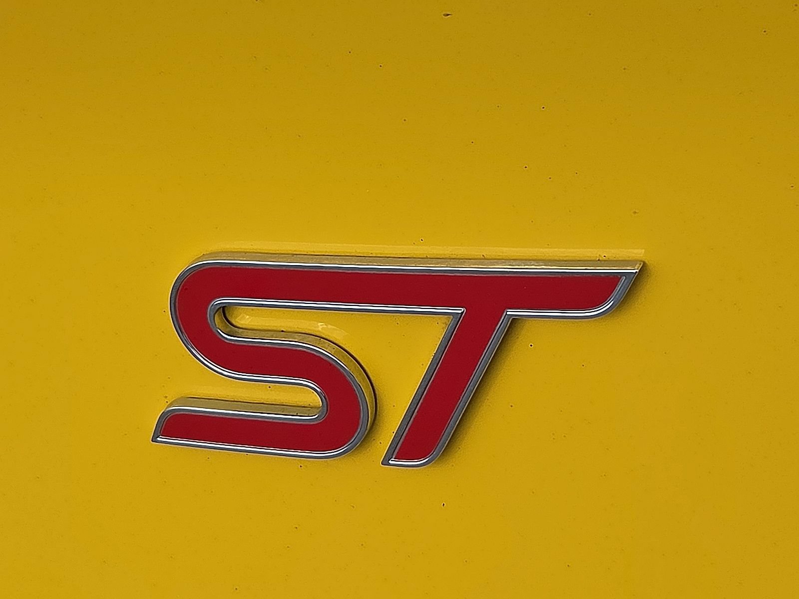 Used 2018 Ford Focus ST FWD image 9