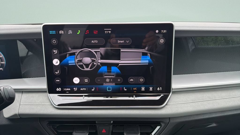 New 2026 Volkswagen Tiguan SE R-Line FWD image 13