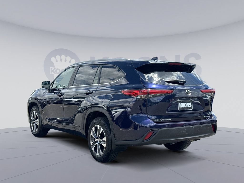 Used 2023 Toyota Highlander XLE AWD/4WD image 4