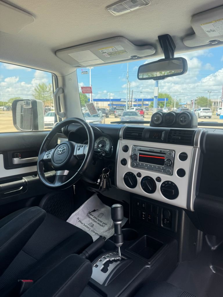 Used 2012 Toyota FJ Cruiser 2WD w/ Upgrade Pkg image 13