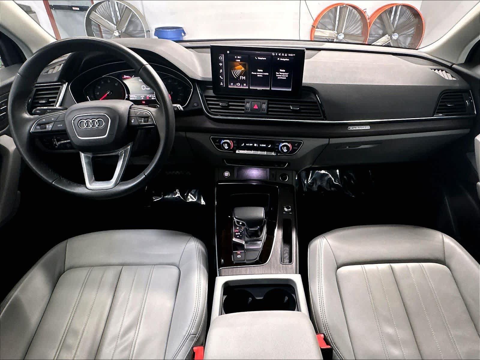 Used 2023 Audi Q5 2.0T Premium w/ Convenience Package AWD/4WD image 17