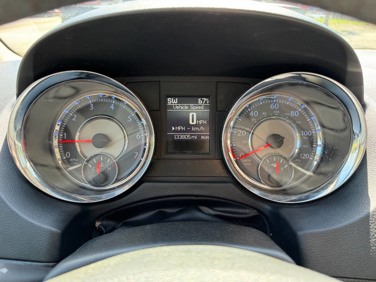 Used 2015 Chrysler Town & Country Touring image 25