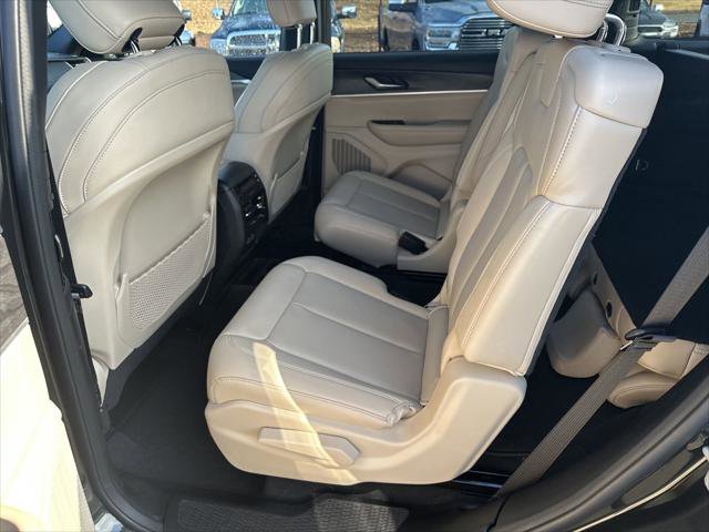 Certified 2023 Jeep Grand Cherokee L Limited w/ Trailer Tow Group (B) image 21