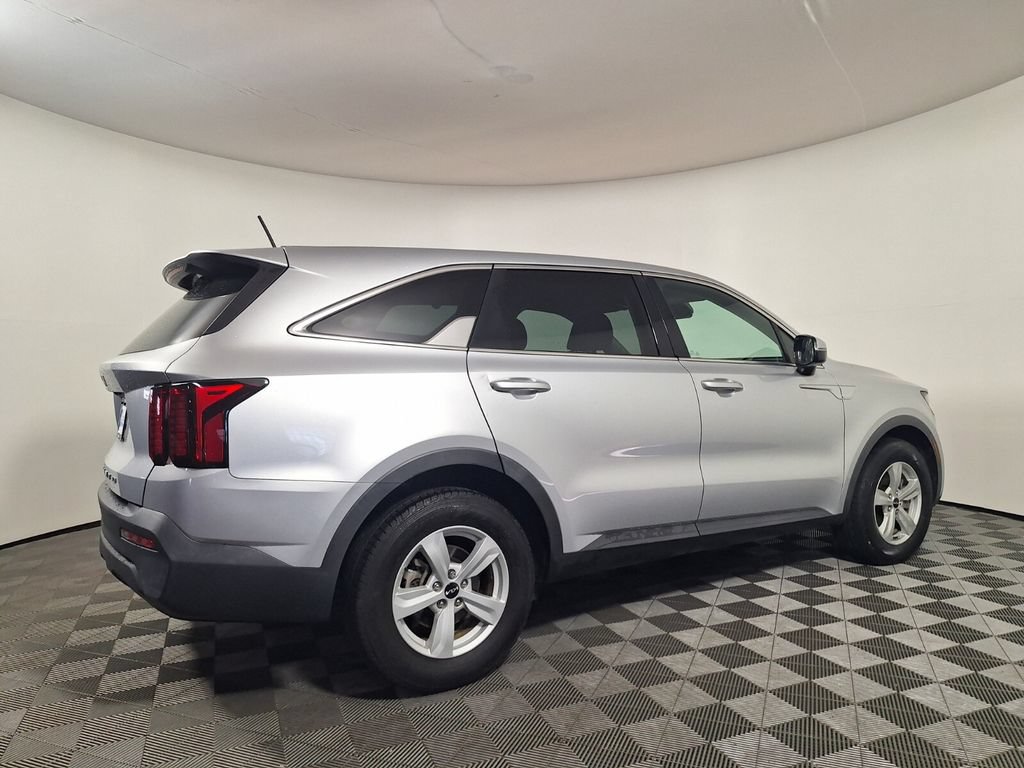 Used 2022 Kia Sorento LX FWD image 5