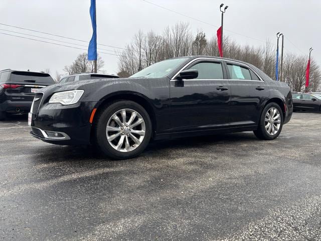 Used 2017 Chrysler 300 Touring w/ Value Package AWD/4WD video 3