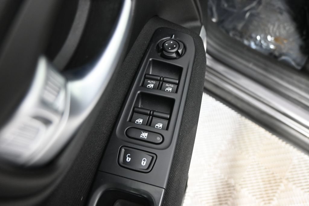 Used 2018 Jeep Renegade Sport w/ Power & Air Group AWD/4WD image 19