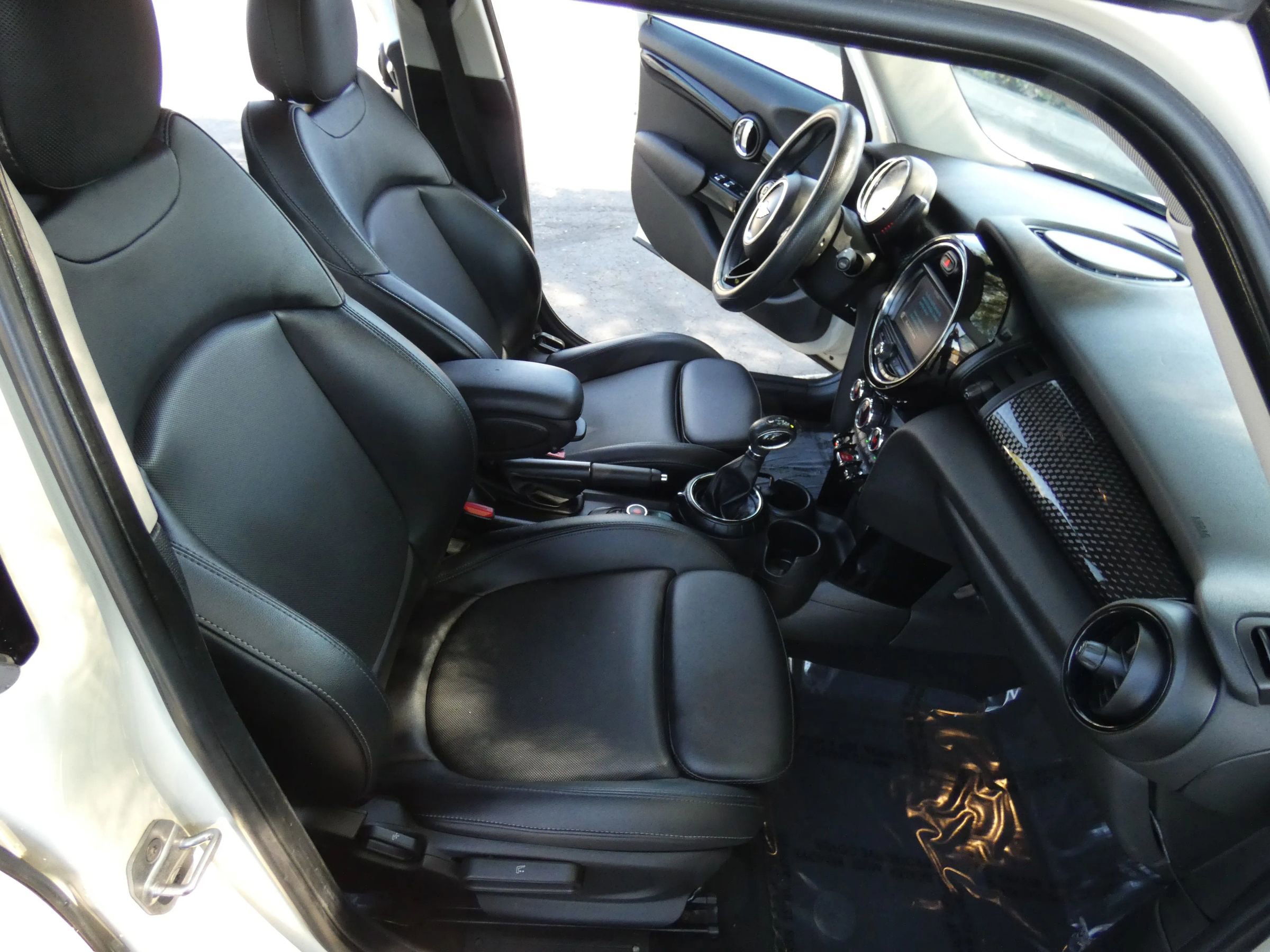 Used 2017 MINI Cooper S image 24