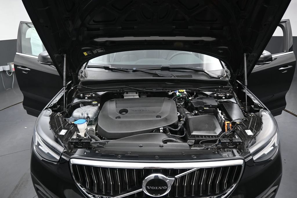 Used 2023 Volvo XC40 B5 Ultimate w/ Climate Package AWD/4WD image 36