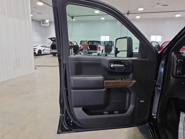 Used 2021 Chevrolet Silverado 1500 High Country w/ Technology Package AWD/4WD image 22