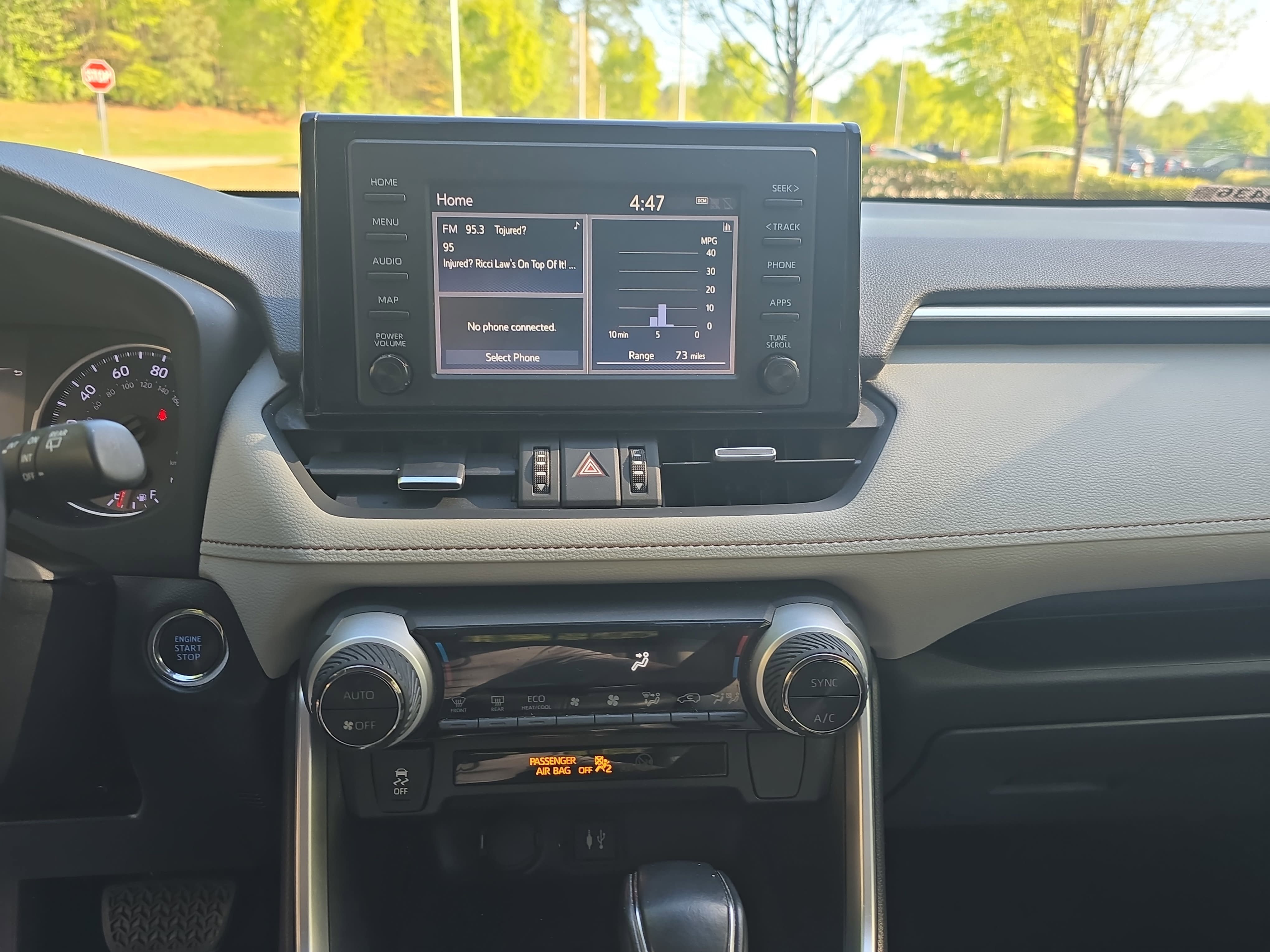 Used 2019 Toyota RAV4 XLE Premium image 19