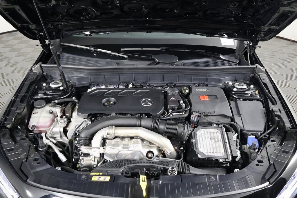 Certified 2025 Mercedes-Benz GLB 250 image 15