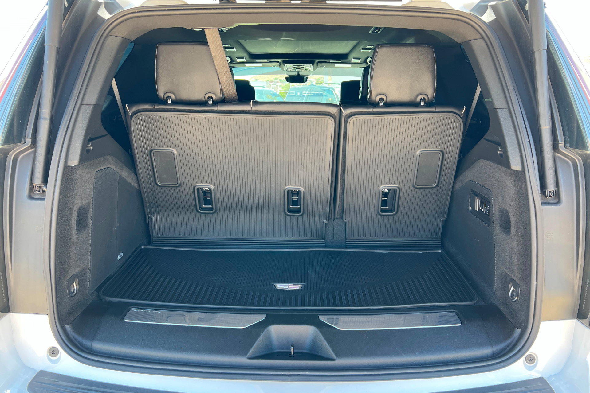 Used 2025 Cadillac Escalade Sport w/ Touring Package AWD/4WD image 24