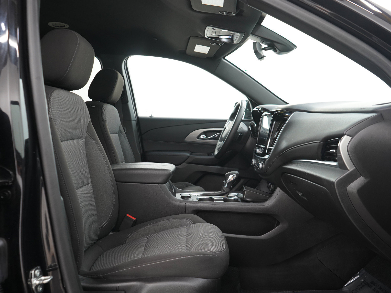 Used 2023 Chevrolet Traverse LT FWD image 12