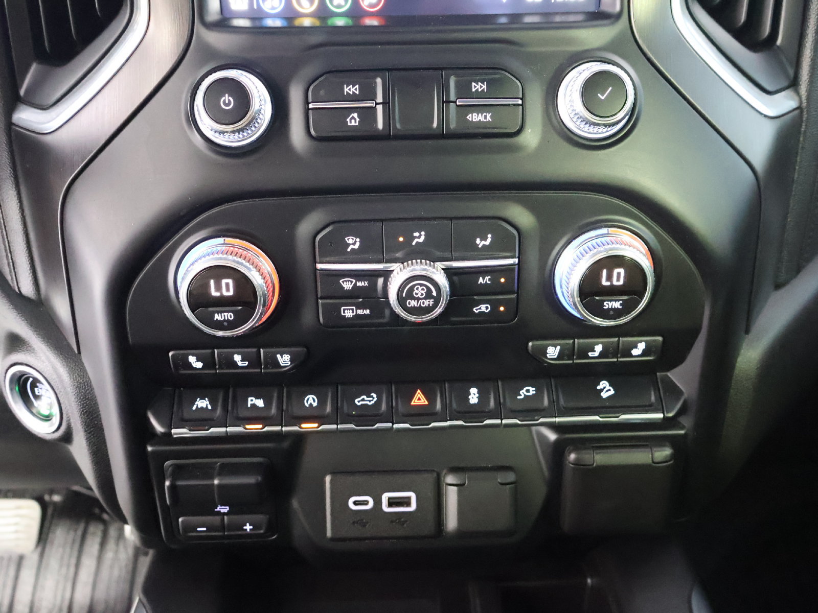 Used 2019 GMC Sierra 1500 AT4 w/ AT4 Premium Package AWD/4WD image 40