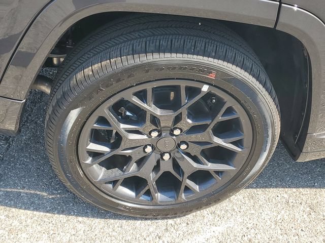 New 2026 Jeep Grand Cherokee L Summit w/ Obsidian Package AWD/4WD image 5