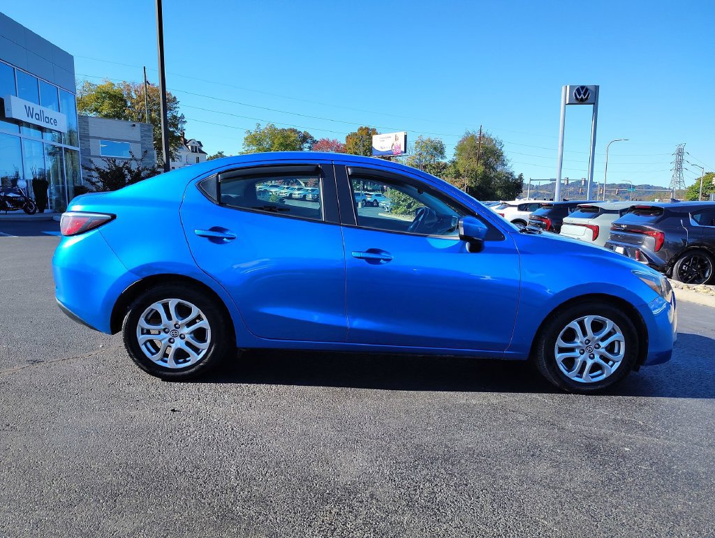 Used 2016 Scion iA FWD image 4