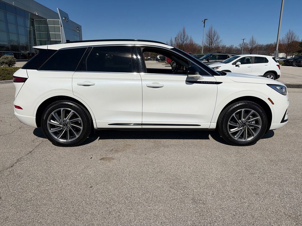 Used 2025 Lincoln Corsair Grand Touring image 8