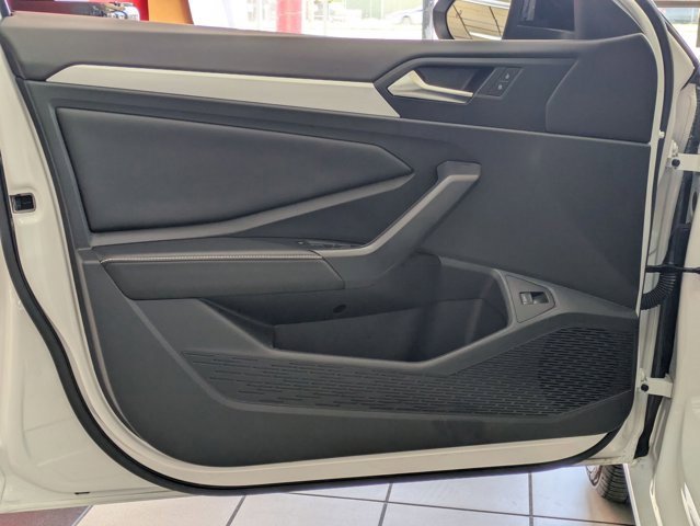 Used 2025 Volkswagen Jetta Sport image 11