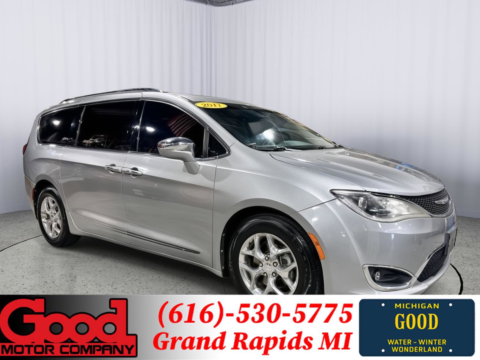 Used 2017 Chrysler Pacifica Limited w/ UConnect Theater Package image 1