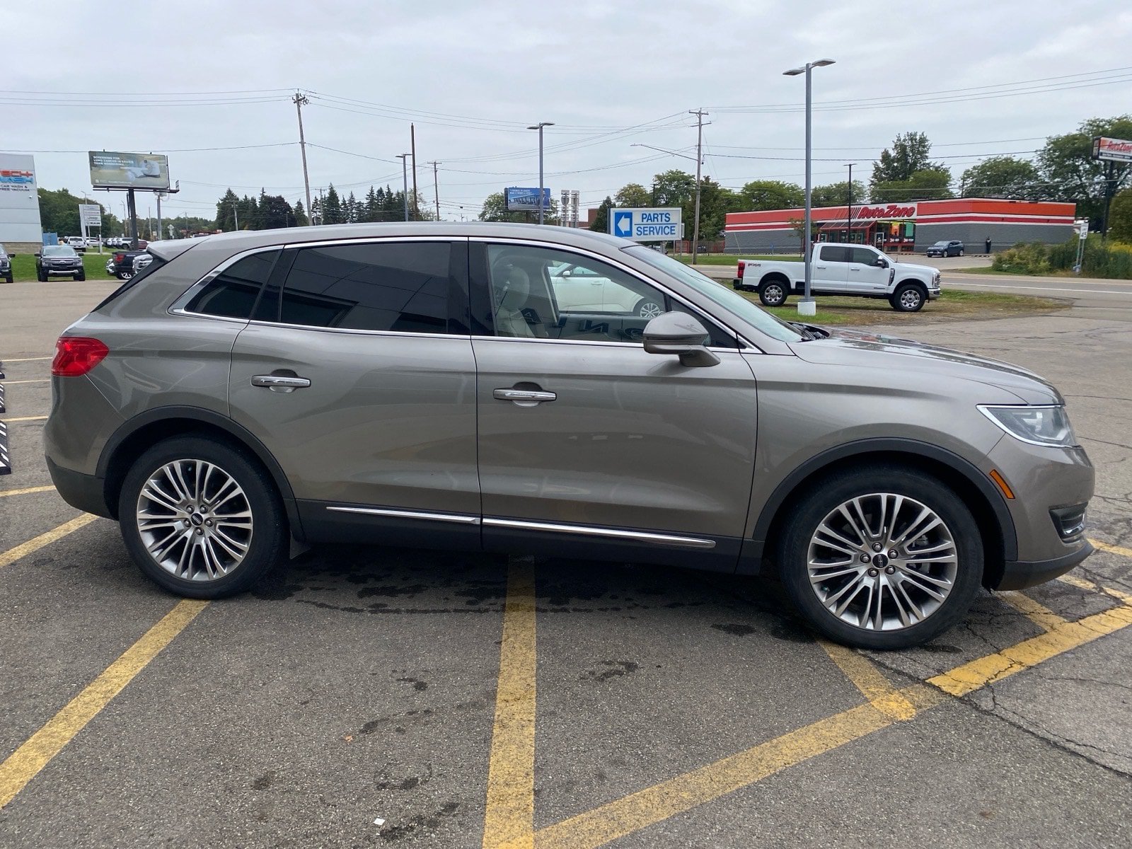 Used 2017 Lincoln MKX Reserve w/ Lincoln MKX Climate Package AWD/4WD image 7
