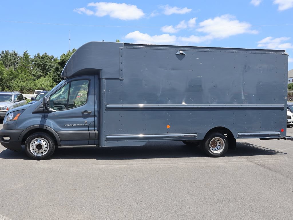 Used 2022 Ford Transit 350 DRW RWD image 4