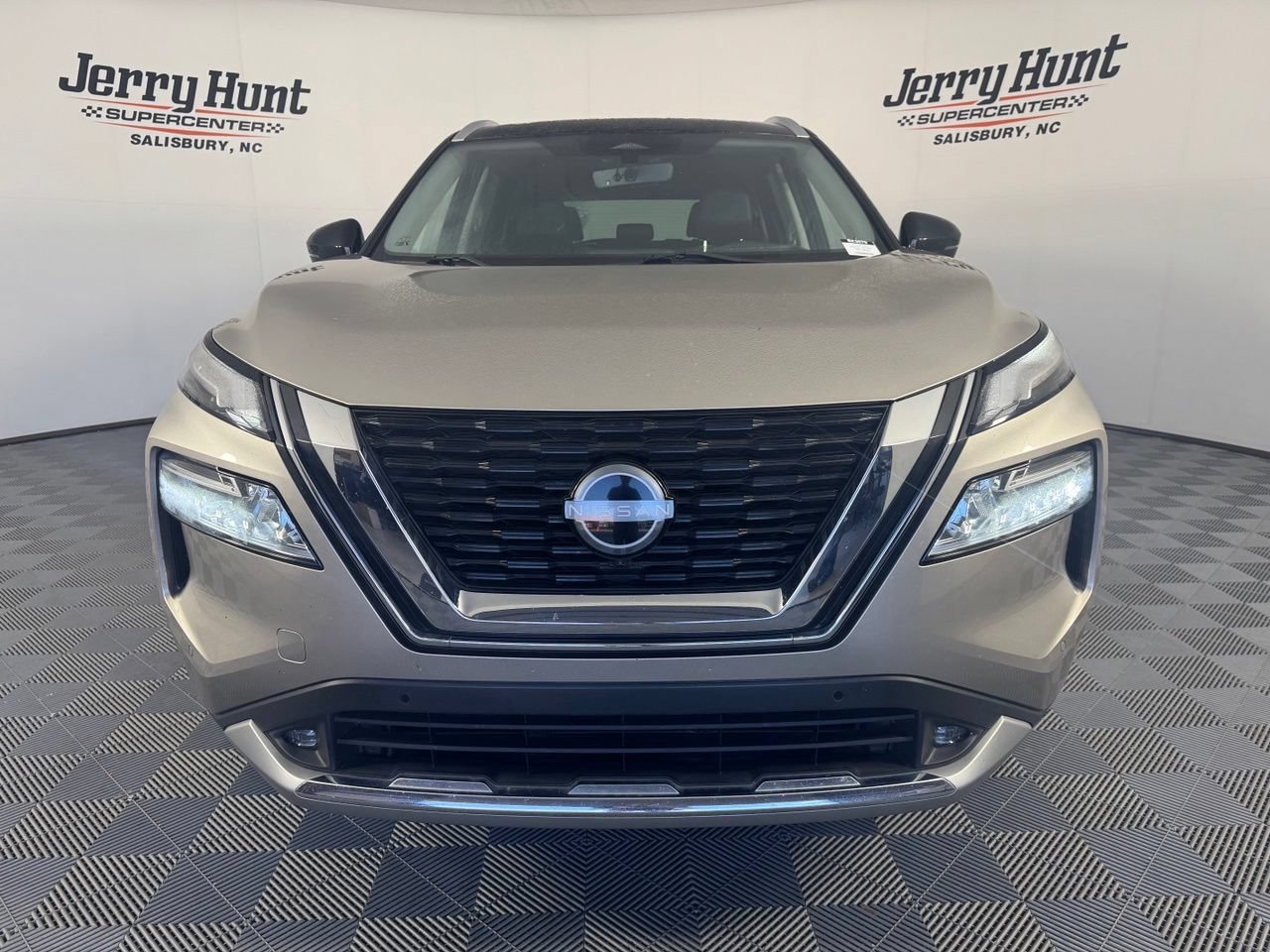 Used 2022 Nissan Rogue Platinum w/ Head-Up Display Package FWD image 4