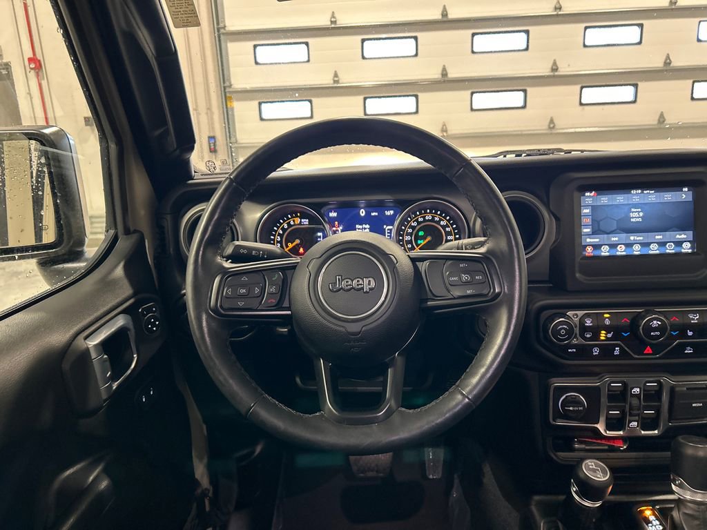 Used 2022 Jeep Gladiator Sport image 27