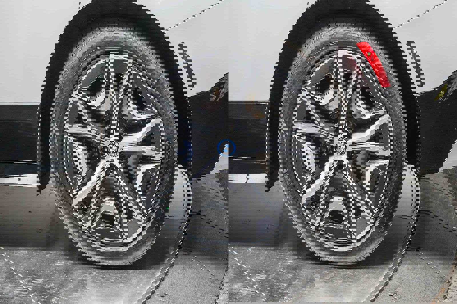 Used 2025 BMW iX xDrive50 w/ Sport Package image 12