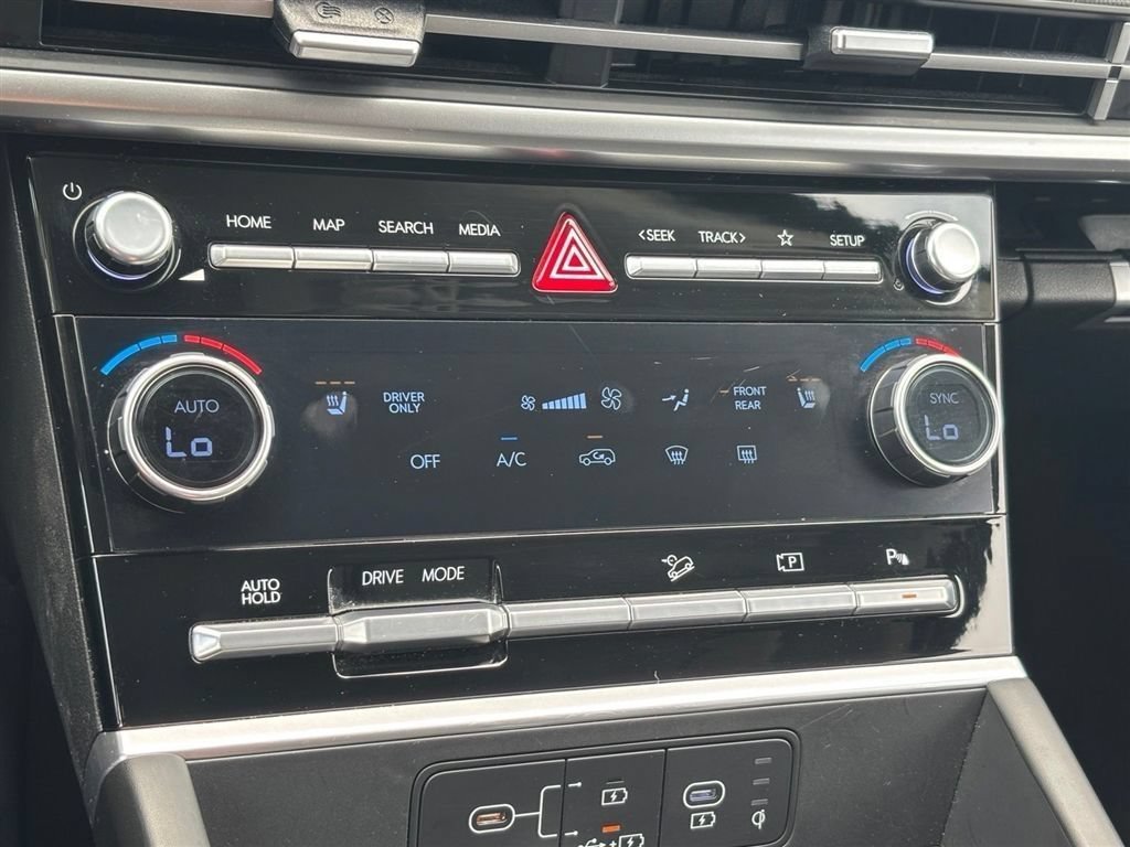 Used 2025 Hyundai Santa Fe SEL FWD image 23