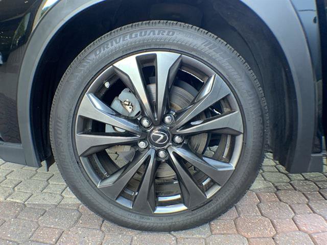 Used 2019 Lexus UX 200 F Sport w/ F Sport Premium Package FWD image 10