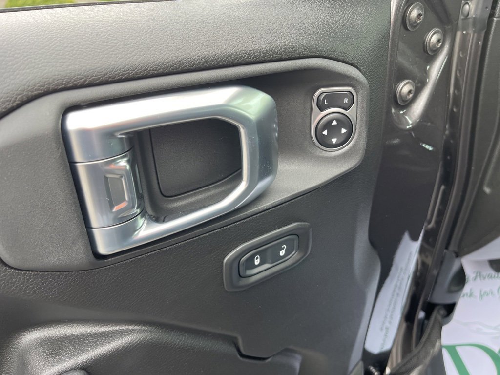 New 2025 Jeep Gladiator Mojave w/ Convenience Group image 18