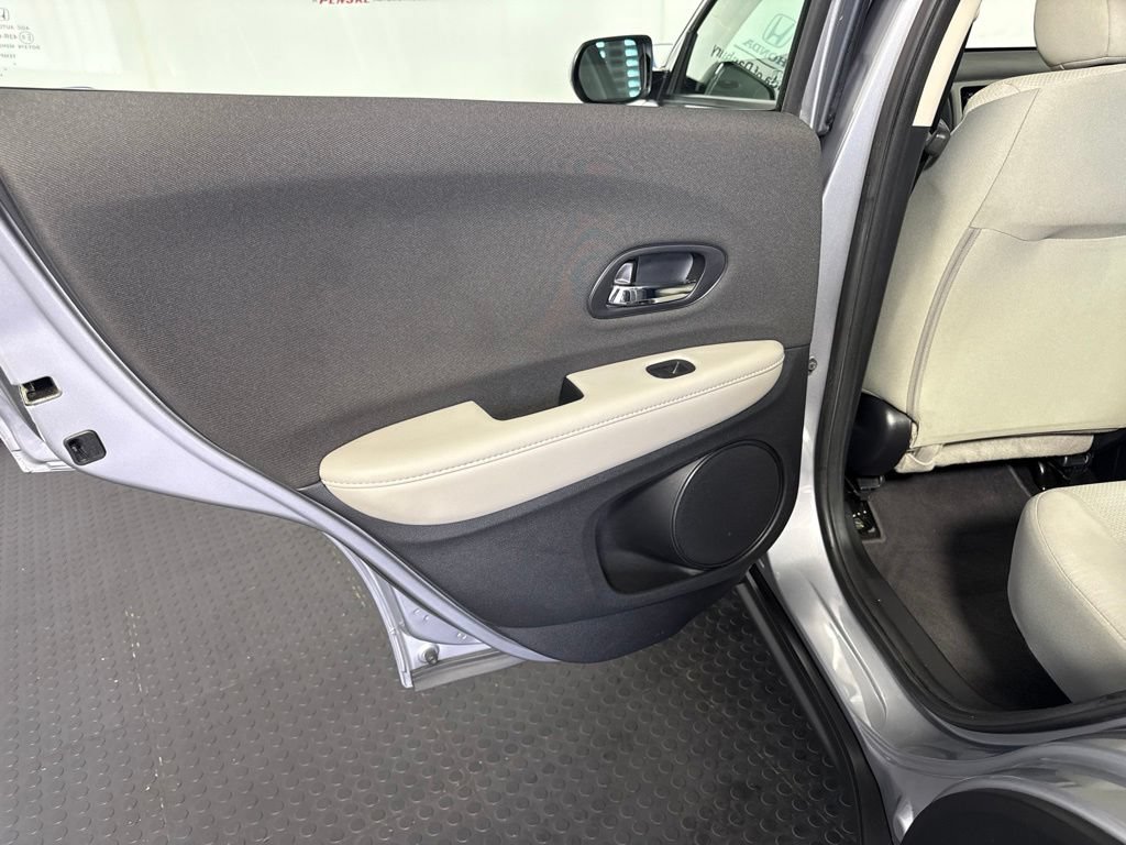 Used 2019 Honda HR-V LX image 12