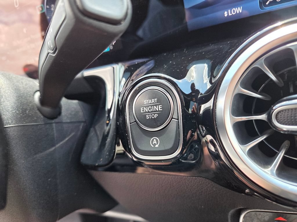 Used 2024 Mercedes-Benz GLA 250 image 27