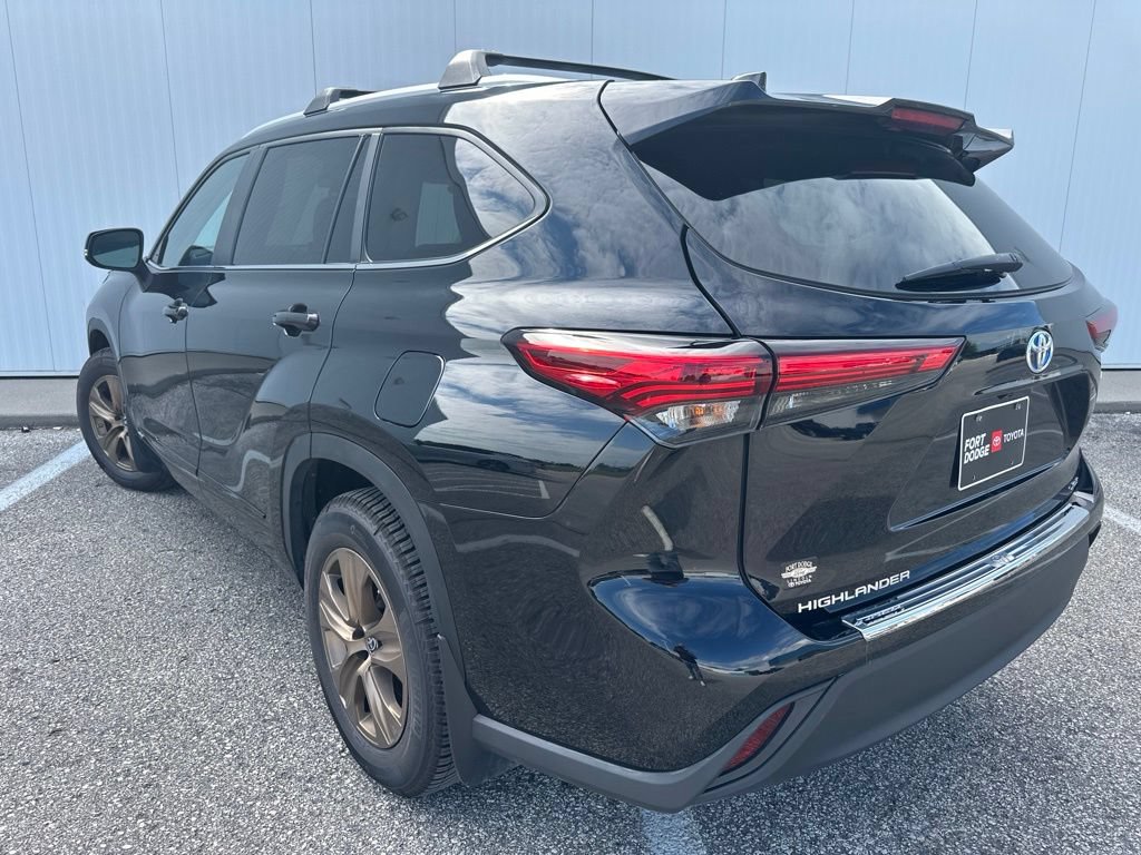 Used 2023 Toyota Highlander Bronze Edition AWD/4WD image 5