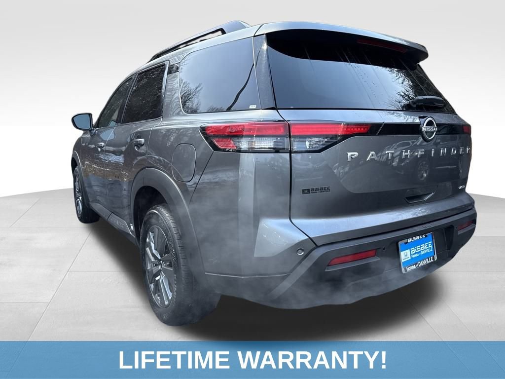 Used 2025 Nissan Pathfinder SV image 4